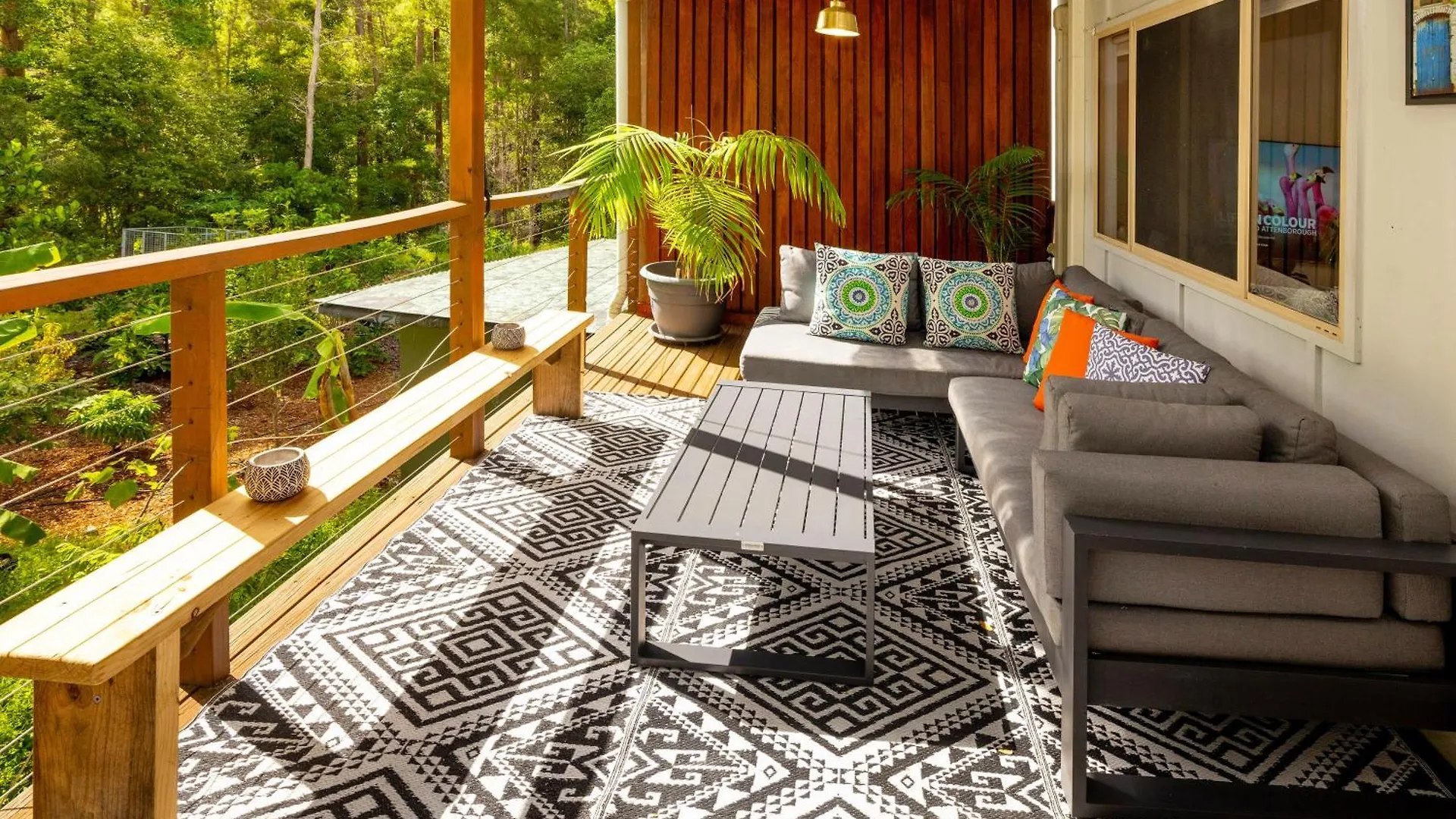 Homestay Guest Suite With Fireplace & Pond, Close To Noosa & Eumundi Australia