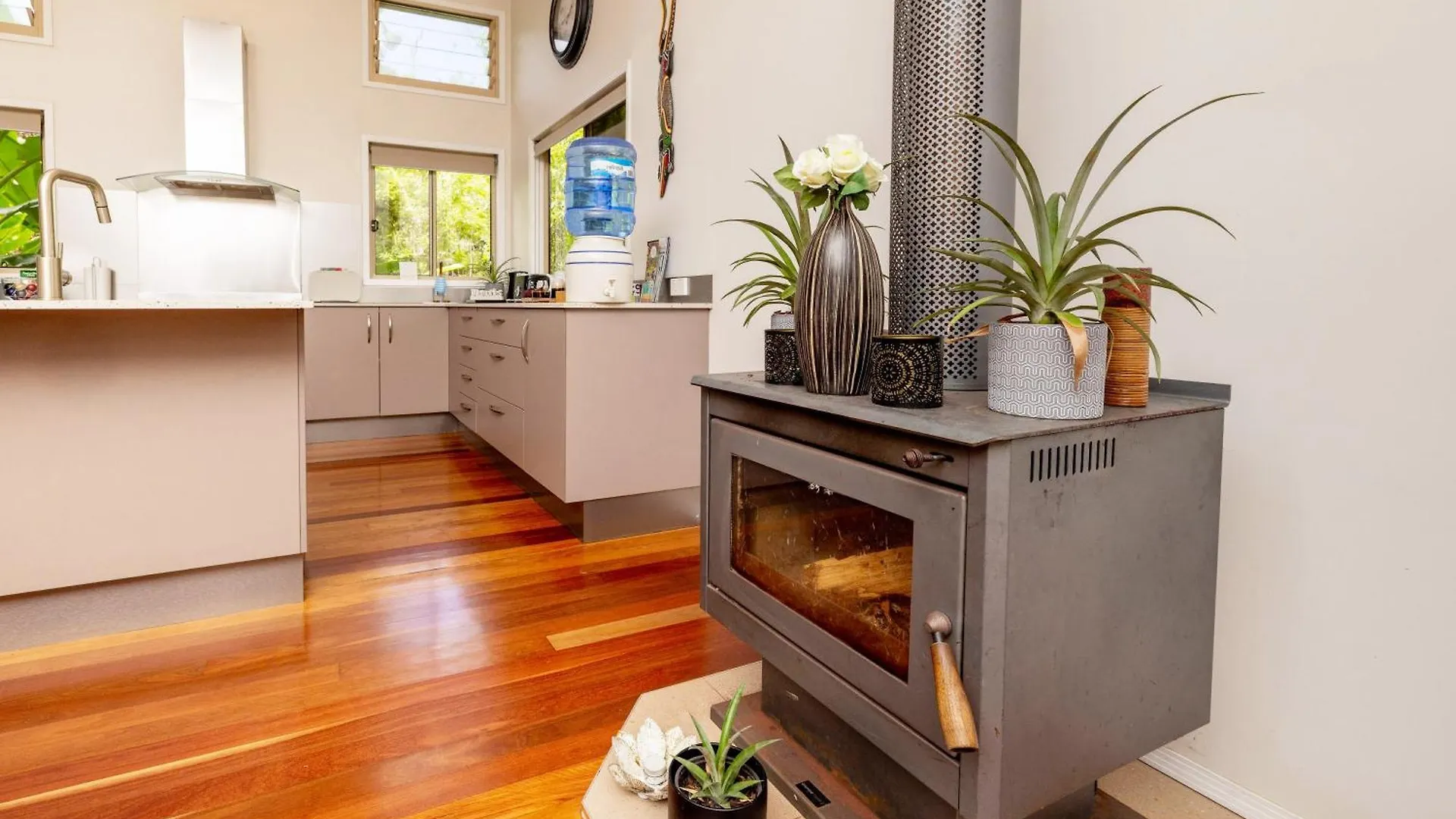 Guest Suite With Fireplace & Pond, Close To Noosa & Eumundi Homestay